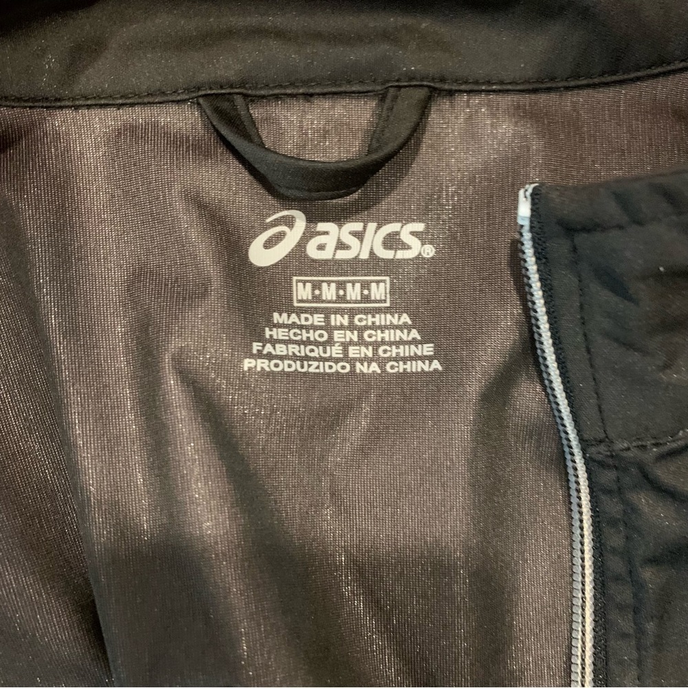 Women’s ASICS Running Jacket - Picture 3 of 8